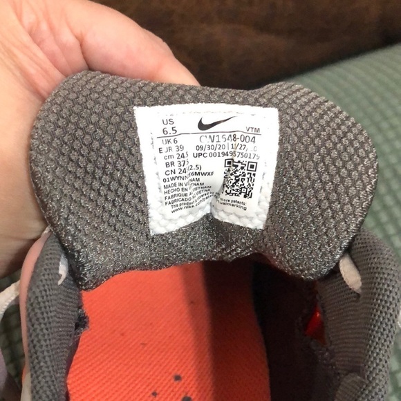 New Nike Air Max Genome Smoke Grey and Bright Mango Men Size 6.5 Women size 8 - Picture 9 of 10